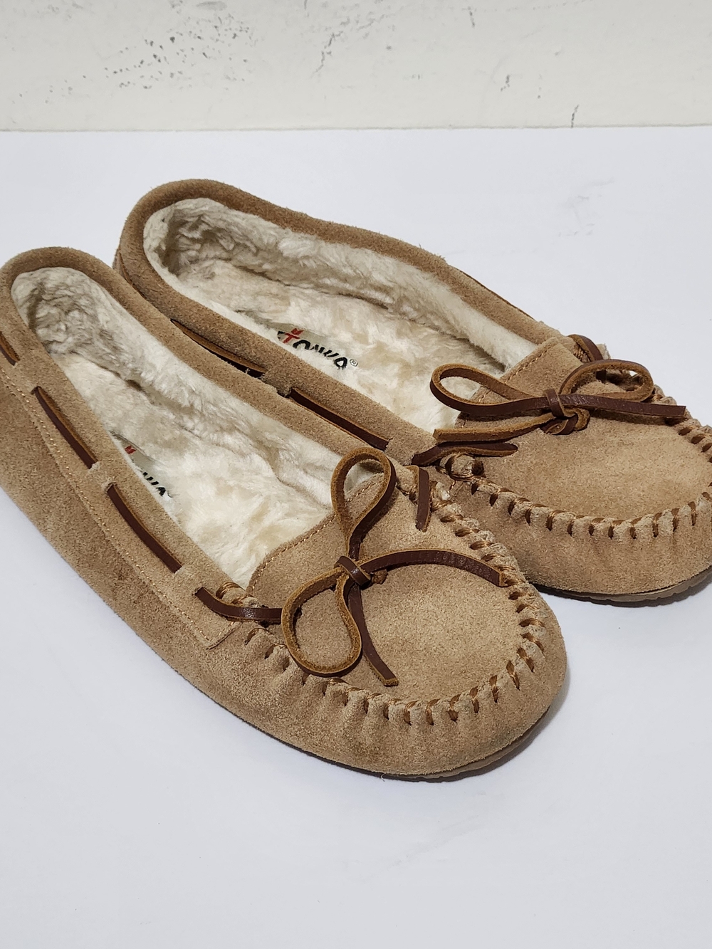 Minnetonka Cabin-Core Low-Key Enveloping Cloud-Like Cally Slipper Moccasins Tan